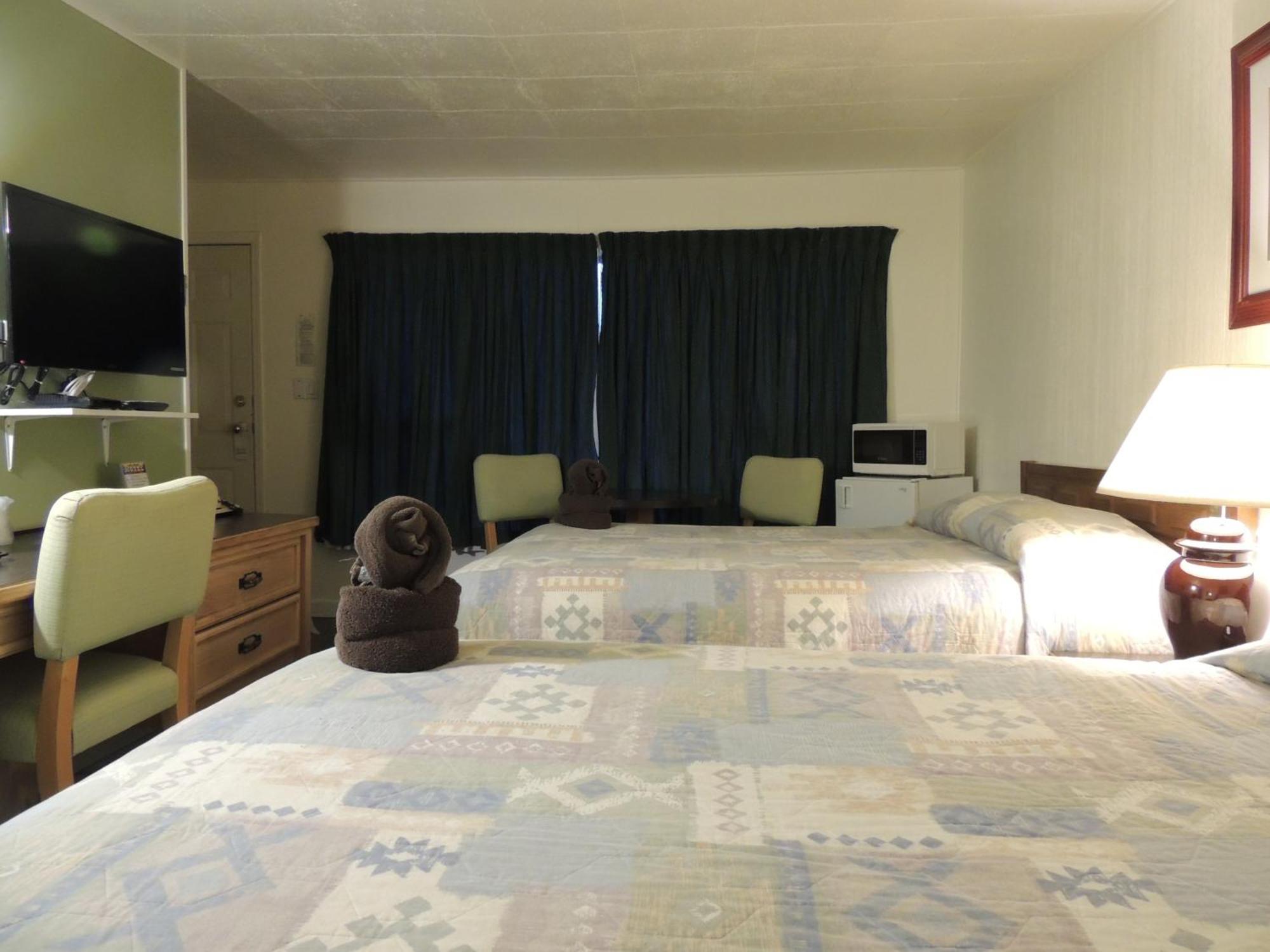 100 Mile Motel & Rv Park 100 Mile House Стая снимка