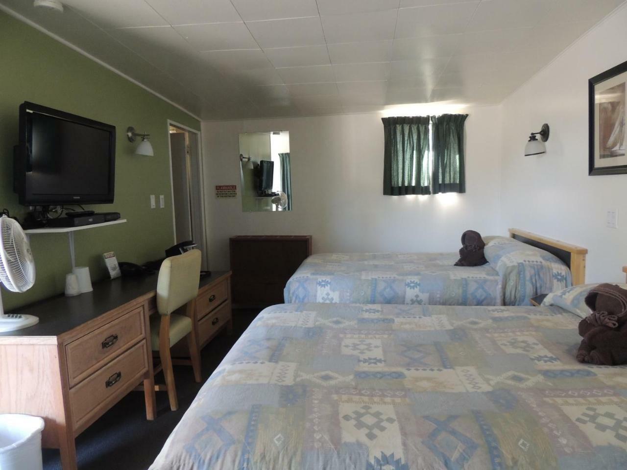 100 Mile Motel & Rv Park 100 Mile House Екстериор снимка