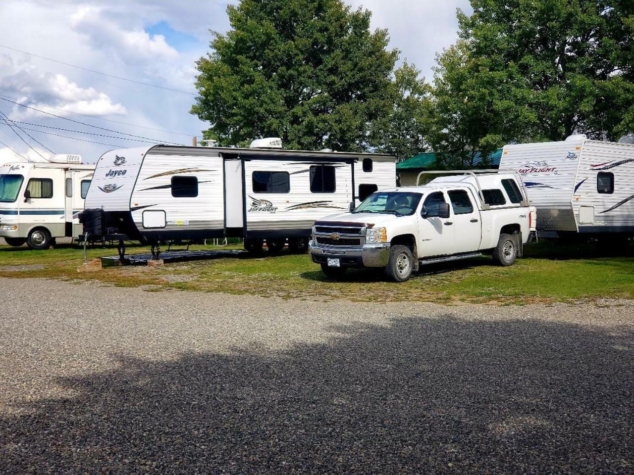 100 Mile Motel & Rv Park 100 Mile House Екстериор снимка