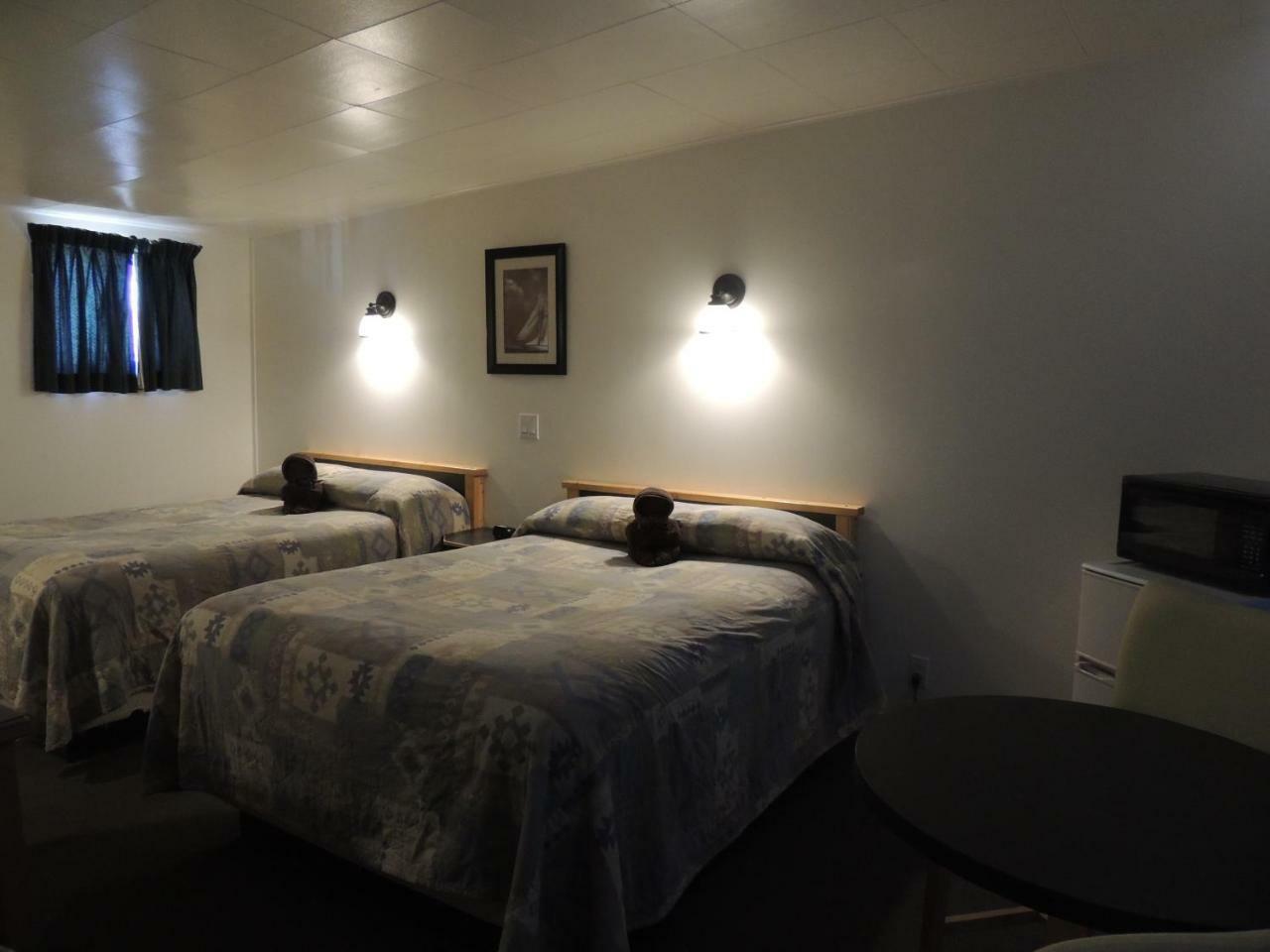 100 Mile Motel & Rv Park 100 Mile House Екстериор снимка