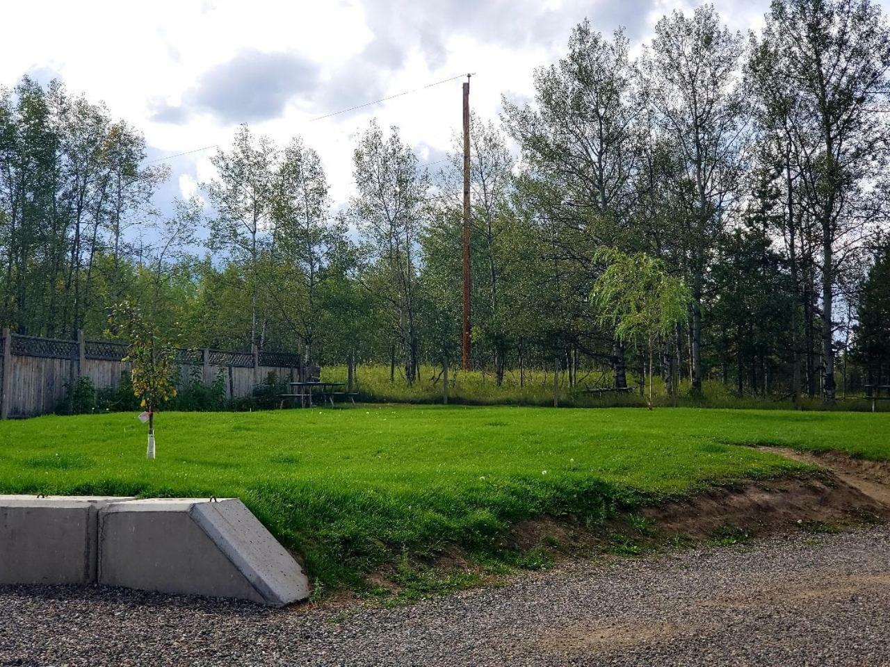 100 Mile Motel & Rv Park 100 Mile House Екстериор снимка