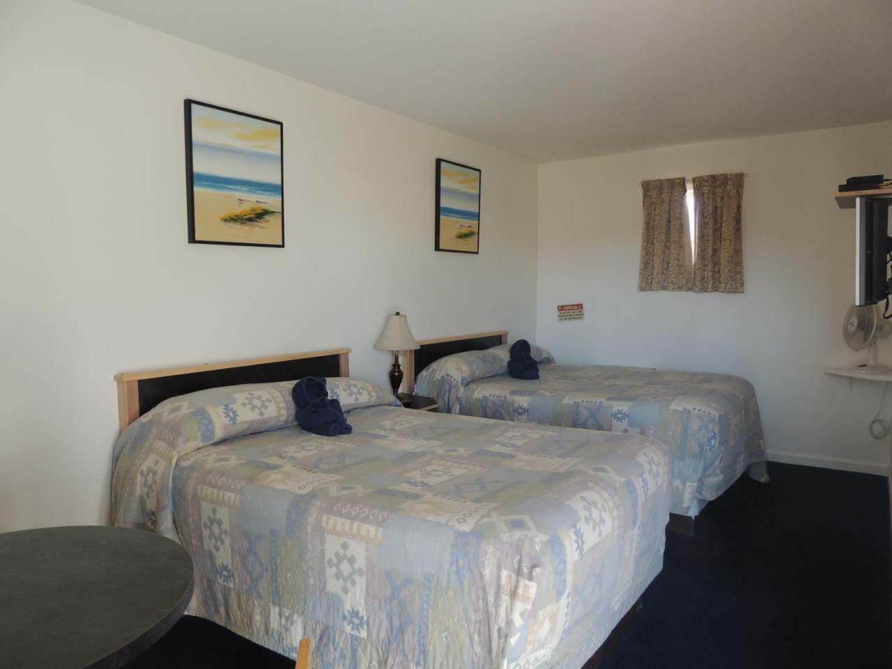 100 Mile Motel & Rv Park 100 Mile House Екстериор снимка