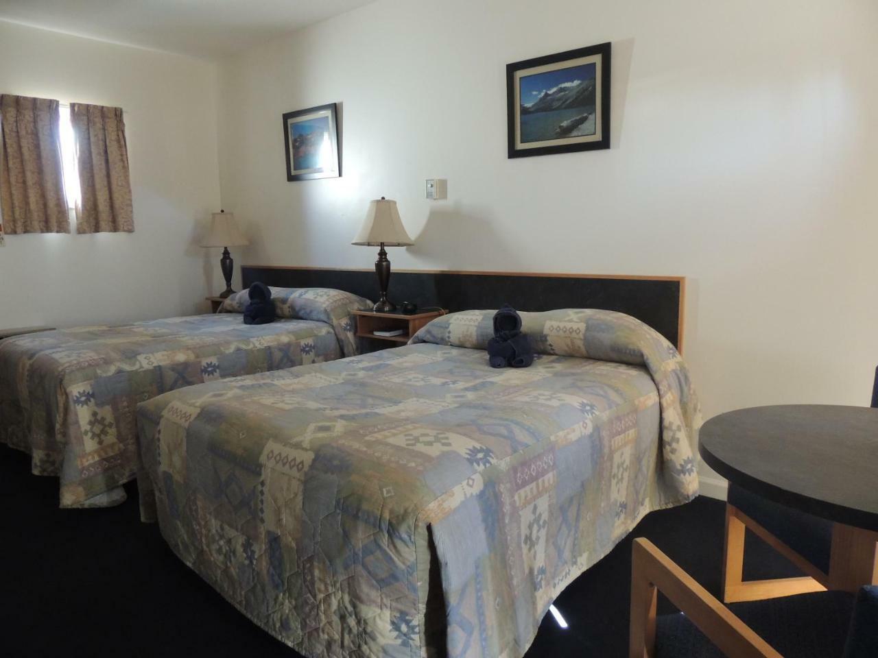 100 Mile Motel & Rv Park 100 Mile House Екстериор снимка