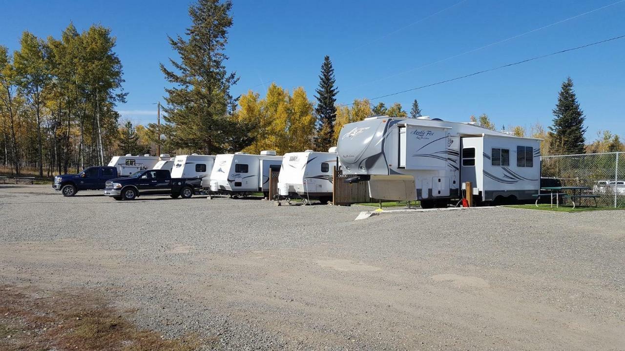 100 Mile Motel & Rv Park 100 Mile House Екстериор снимка